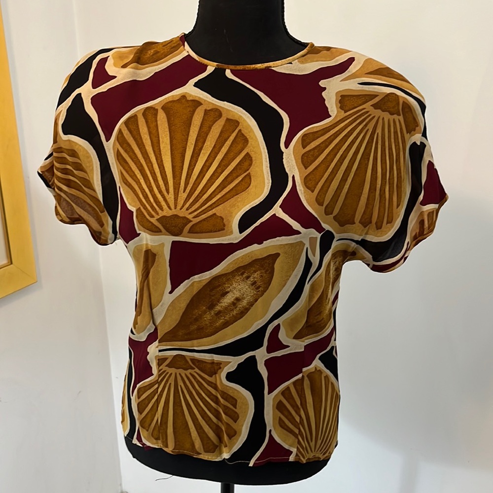 Brown, maroon, black abstracts lightweight blouse, Size P4, JONES New York brand
